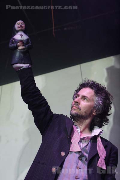 THE FLAMING LIPS - 2006-04-28 - PARIS - Le Bataclan - 